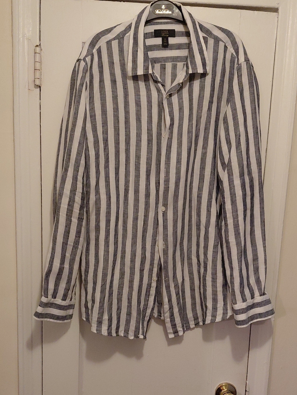 Club Room Men's Vertical Stripe Button-Down Shirt - White & Blue. Sz XL
